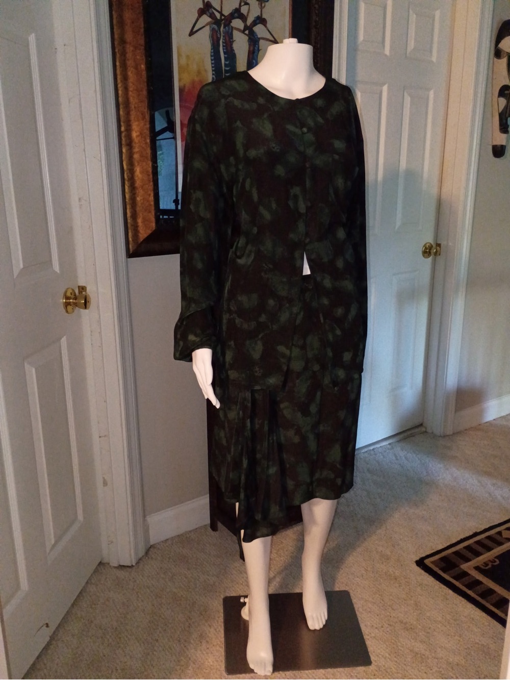 Jones New York Dark Green Patterned Midi Top, and skirt.